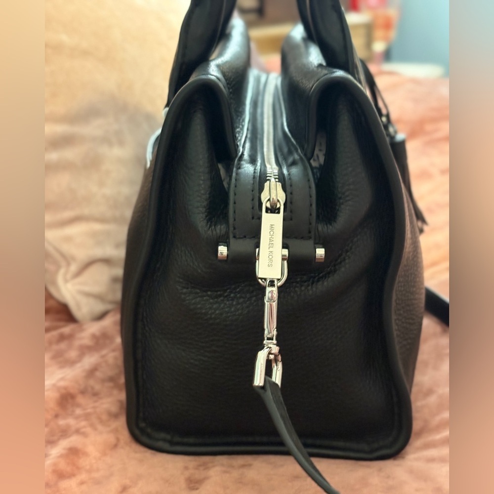 Michael Kors Geneva Large Satchel Black - Picture 4 of 14